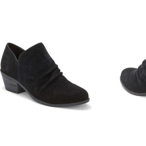 Me Too black suede booties